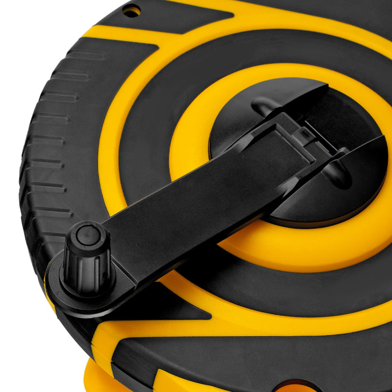 Рулетка геодезическая Denzel 30 м х 15 мм, закрытый корпус, фиберглассовая лента