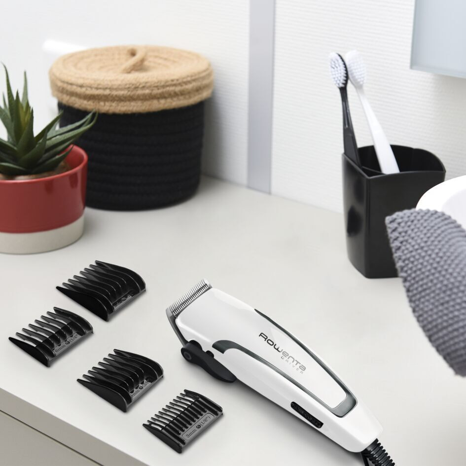 Машинка для стрижки Rowenta TN1605F0, Pure Collection Driver, шир.42мм, брит. сухое Белый/черный Машинка для стрижки Rowenta TN1605F0, Pure Collection Driver, шир.42мм, брит. сухое Белый/черный