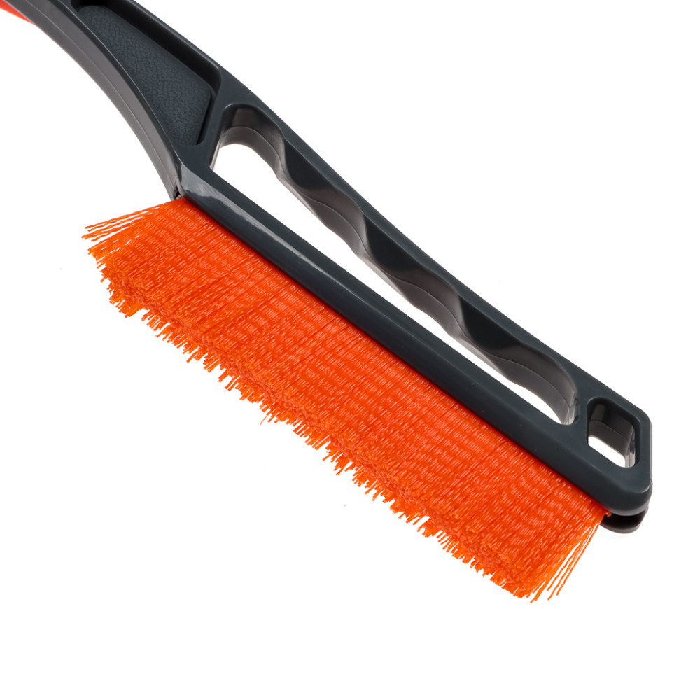 Щетка для уборки снега ЕРМАК со скребком 34 см