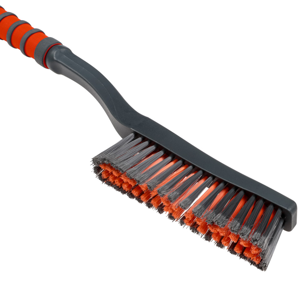 Щетка для уборки снега ЕРМАК с распушенной щетиной+скребок, 62см