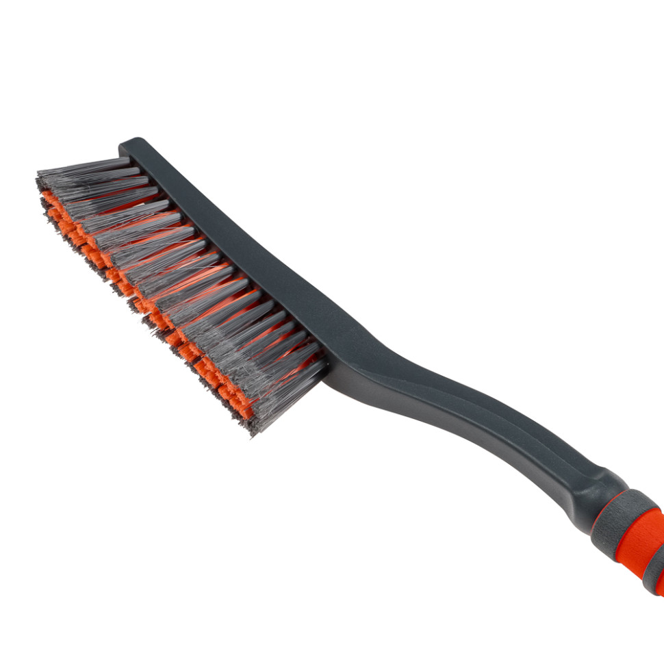 Щетка для уборки снега ЕРМАК с распушенной щетиной+скребок, 62см