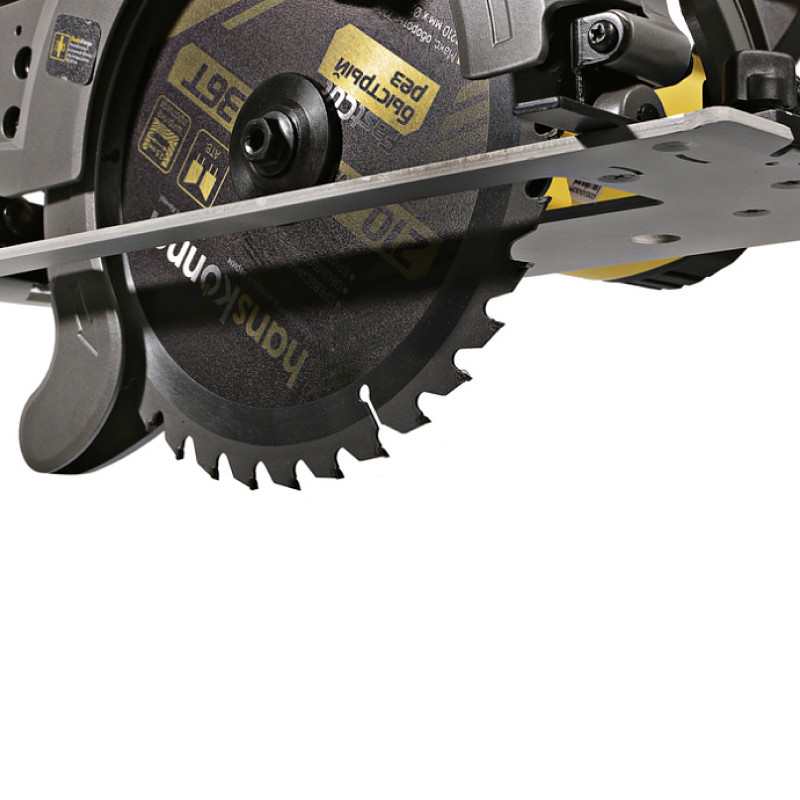 Пила дисковая циркулярная Hanskonner HCS50210, 2100Вт, ТПД 210х30мм, 75мм, константная эл-ка, LED